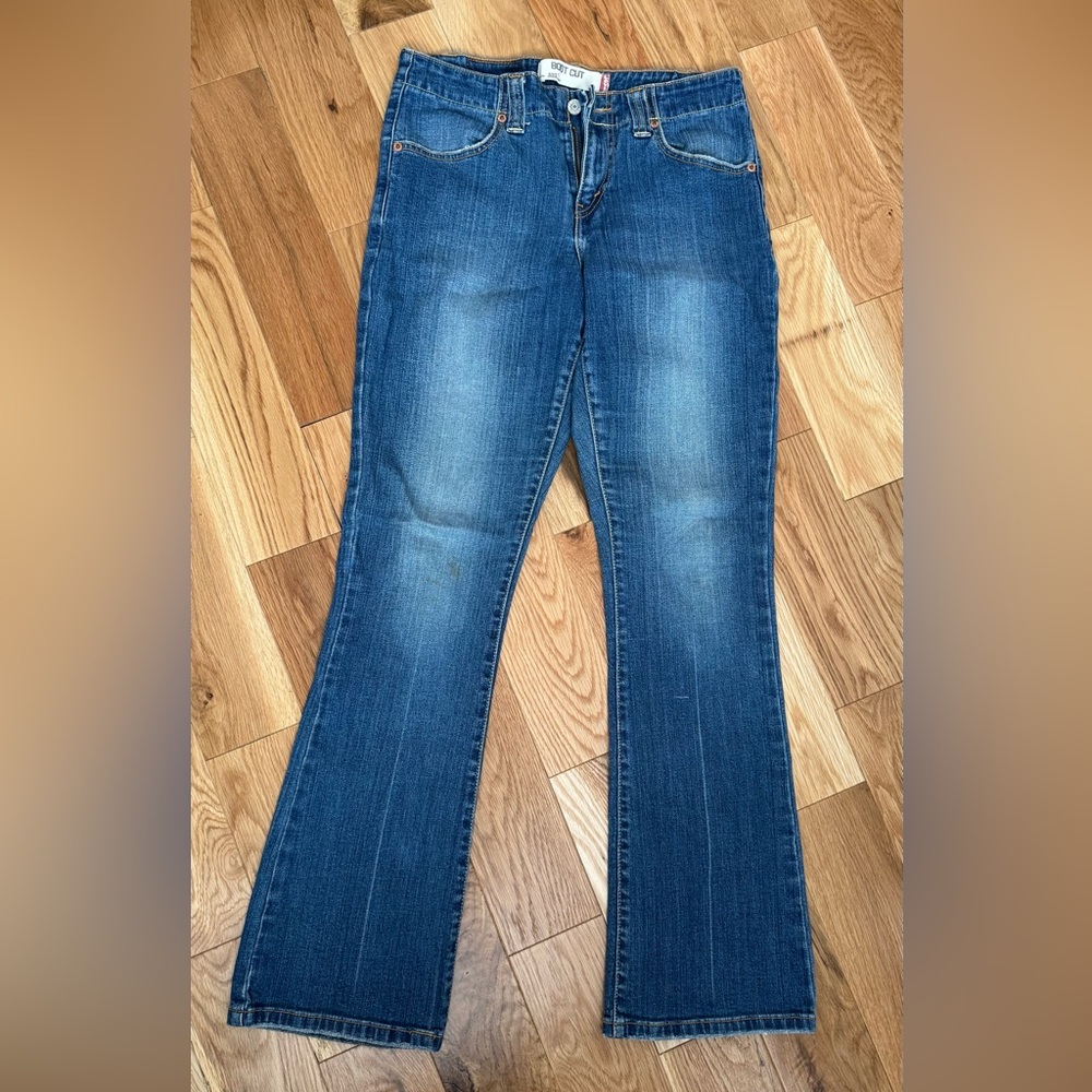 Levi's Women's Flare Jeans in Classic Blue
